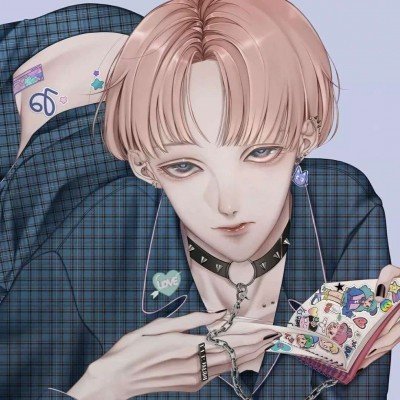 男孩沉迷手机不吃饭 父亲拿棍管教